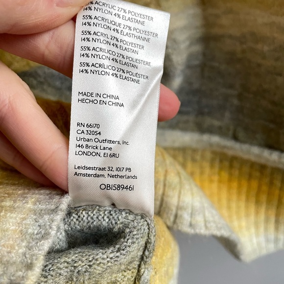 Pilcro Anthropologie Oversized Cropped Mock-Neck Sweater, Medium - Picture 5 of 9